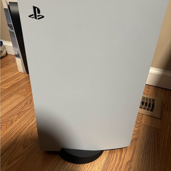 PlayStation 5 - Picture 3 of 3